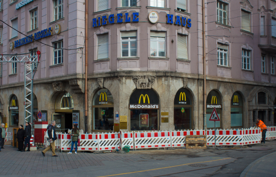 Das McDonald’s-Restaurant in Augsburg (Bürgermeister-Fischer-Straße)