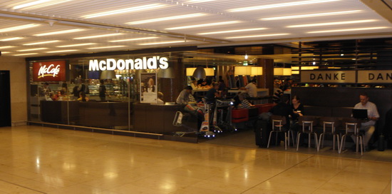 Das McDonald’s-Restaurant in Frankfurt am Main (Flughafen Terminal 1 Ebene 0 II)