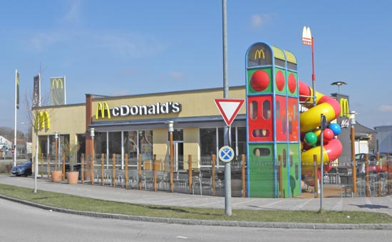 Das McDonald’s-Restaurant in Freising (Clemensänger Ring)