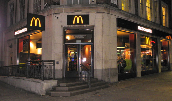 Das McDonald’s-Restaurant in London (Belgrove House)